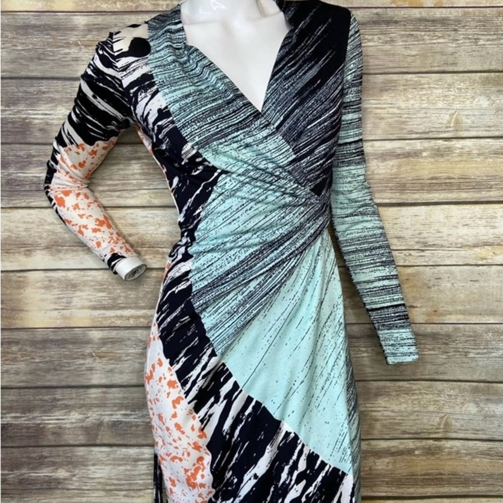 Diane Von Furstenberg 2 Valencia wrap silk dress - Picture 2 of 7